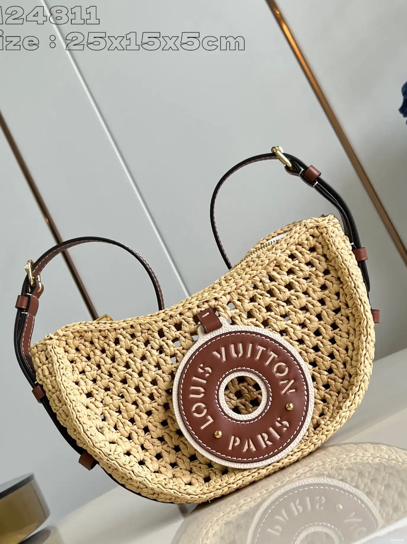 VUITTON LOUIS Croissant MM 0605